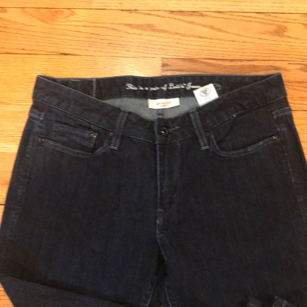 ⭐️ Levi’s 553 NWOT Mid Rise Boot Cut Jeans ⭐️ - Picture 3 of 6